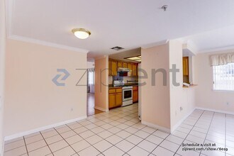 333 S Orange Ave in Monterey Park, CA - Foto de edificio - Building Photo