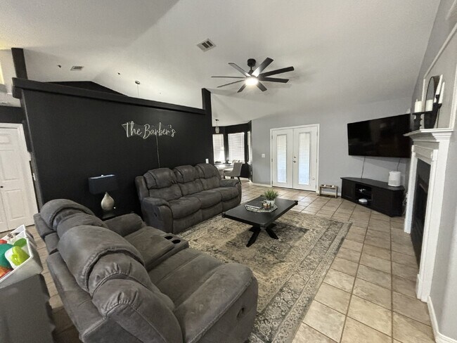 4723 Ridge Pointe Dr in Pace, FL - Building Photo - Building Photo