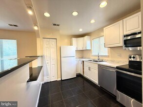 8684 Inyo Pl in Manassas Park, VA - Building Photo - Building Photo