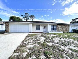 4037 Eastridge Dr in Valrico, FL - Building Photo