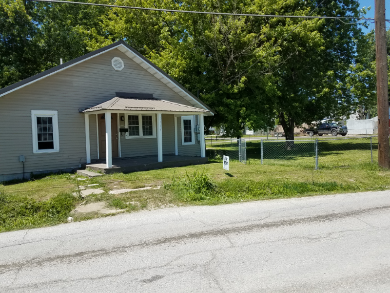 1917 Orchard Ave in Hannibal, MO - Building Photo