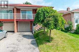 101 Shawnee Cir in Toronto, ON - Building Photo