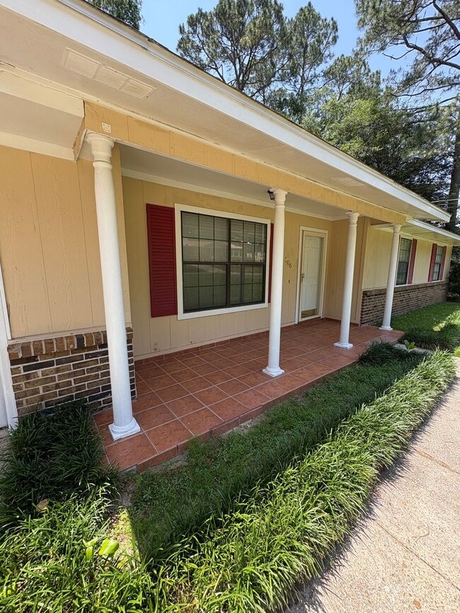 106 Pinecrest Loop in Enterprise, AL - Building Photo - Building Photo