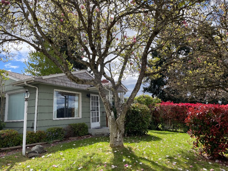 1616 Perry Ave in Bremerton, WA - Building Photo