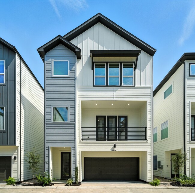 property at 2304 Hoskins Dr