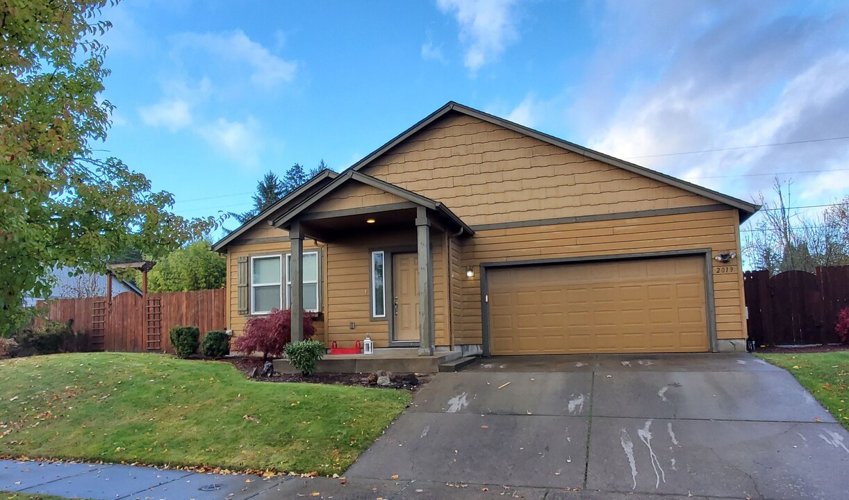 2019 Northwest Arroyo Ridge Avenue in Albany, OR - Building Photo