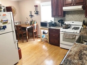 939 Broadway, Unit 939 in Somerville, MA - Building Photo - Building Photo