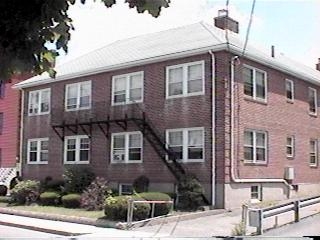 29 Church St in Waltham, MA - Foto de edificio - Building Photo