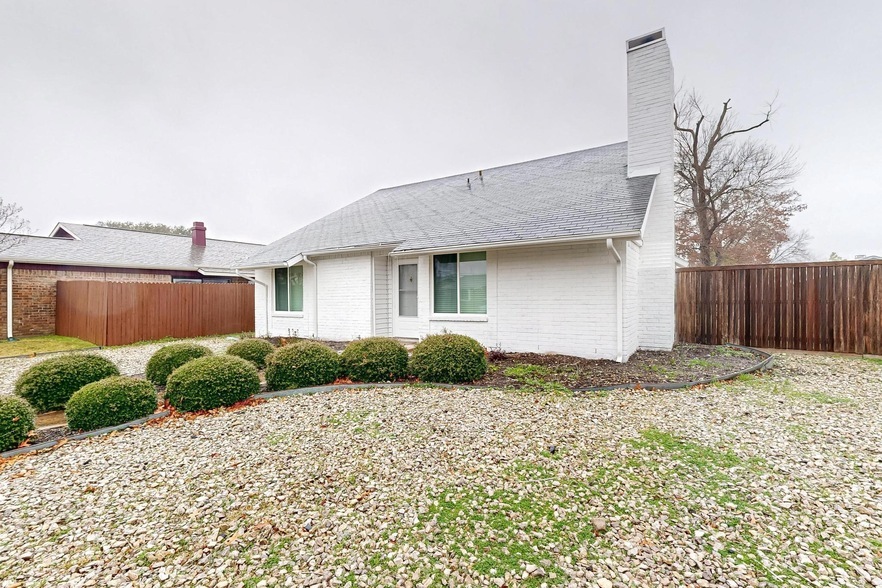 2821 Lancer Ln in Garland, TX - Building Photo
