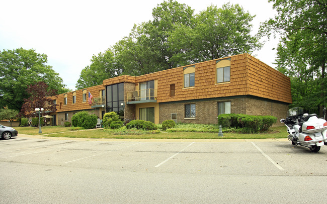 The Trenton Place in Willoughby, OH - Foto de edificio - Building Photo