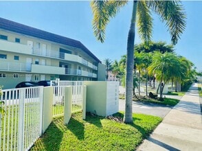 18901 NE 14th Ave, Unit smile in Miami, FL - Foto de edificio - Building Photo