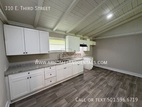 310 E 3rd St in Bradford, AR - Building Photo - Building Photo