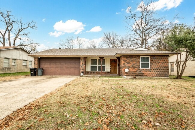 property at 3532 Antilles Dr