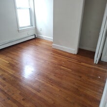 327 Wood Ave, Unit Wood Ave 2 in Boston, MA - Foto de edificio - Building Photo