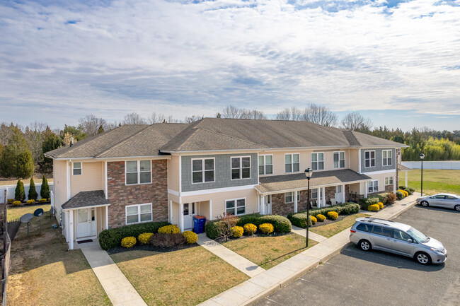 Whitaker Walk in Millville, NJ - Foto de edificio - Building Photo