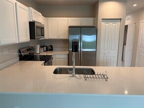 1018 W Davis Pkwy in Florida City, FL - Building Photo - Building Photo
