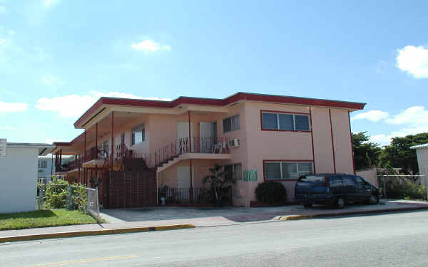 618 85th St in Miami Beach, FL - Foto de edificio - Building Photo