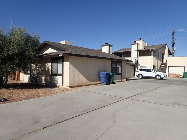 property at 936 W Atkins Ave