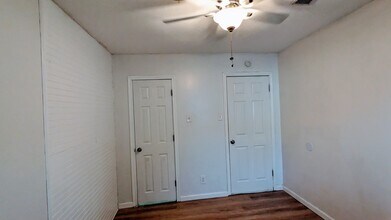 3209 Barton View Dr in Austin, TX - Building Photo - Building Photo