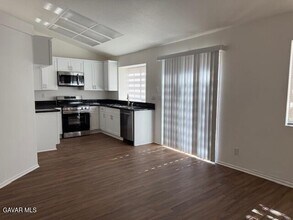 38057 Meadowlark Ln in Palmdale, CA - Building Photo - Building Photo