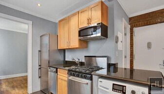 E 13TH ST., Unit 3A in New York, NY - Building Photo