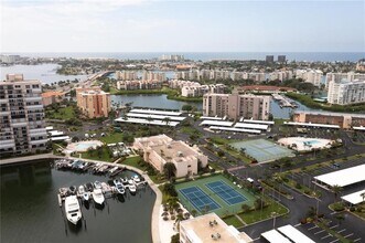 7405 Bay Island Dr S in South Pasadena, FL - Building Photo - Building Photo