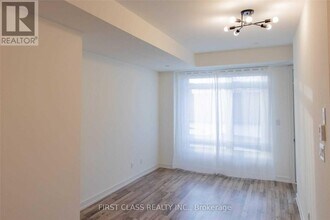 370 Red Maple Rd in Richmond Hill, ON - Building Photo - Building Photo