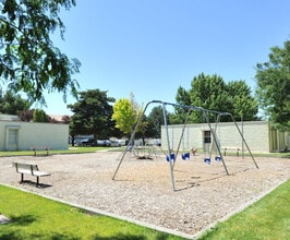 Escoshio Apartments in Mountain Home, ID - Foto de edificio - Building Photo