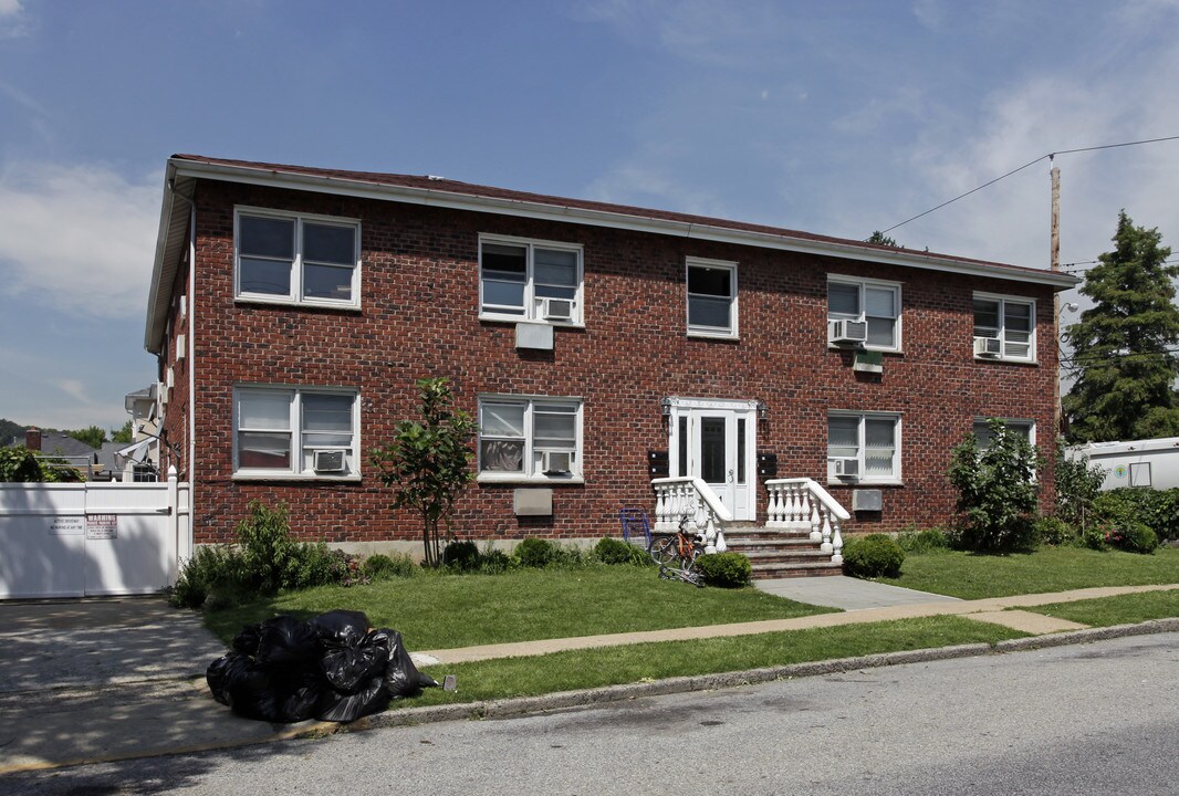 41 Husson St in Staten Island, NY - Building Photo