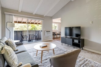 202 Calvert Dr in San Jose, CA - Foto de edificio - Building Photo