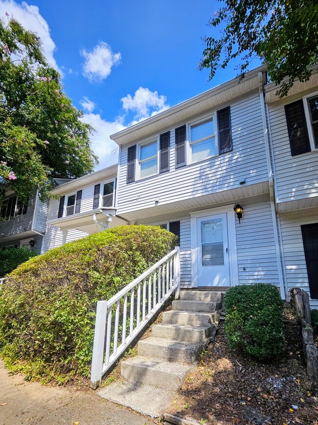 property at 5 Durbin Pl