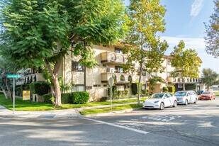 1920 Peyton Ave in Burbank, CA - Building Photo