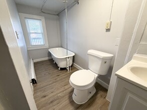 12 Cottage St in Vernon, CT - Building Photo - Building Photo