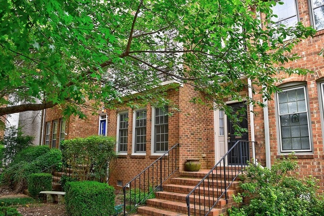 property at 809 Colonial Ave