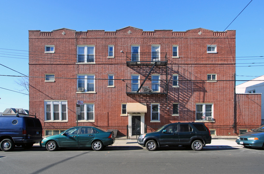 1646 Benson Ave in Brooklyn, NY - Building Photo