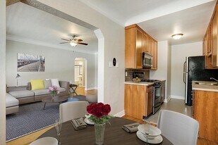 Park Aire Apartments in Denver, CO - Building Photo