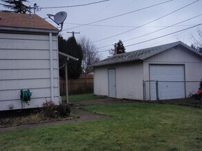 818 18th St in Springfield, OR - Building Photo - Building Photo