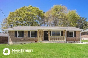 8143 Huntington Dr in Jonesboro, GA - Building Photo