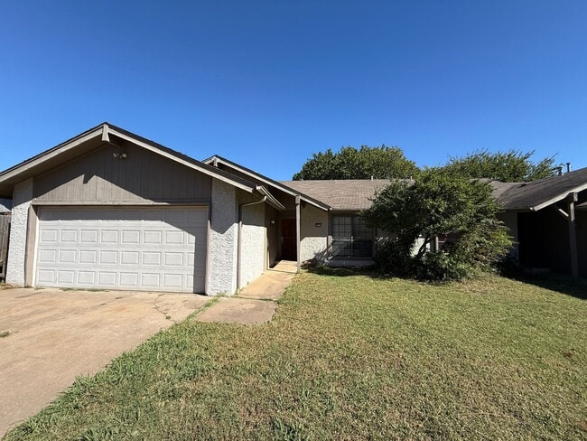 8011 S 79th E Ave in Tulsa, OK - Building Photo - Building Photo
