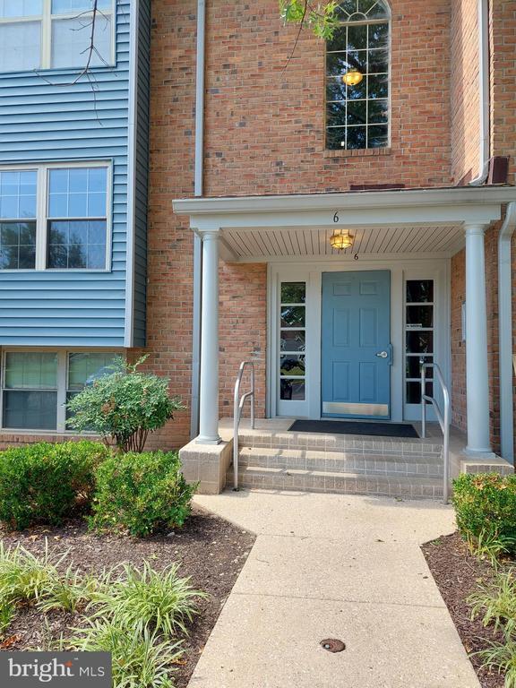 property at 6 Cloverwood Ct