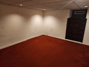 545 Lowry Ave in Jeannette, PA - Building Photo - Building Photo