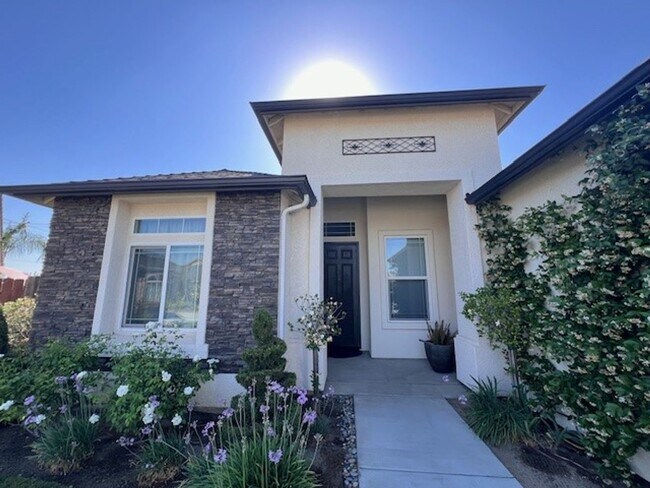 2790 9th Ave Dr in Kingsburg, CA - Building Photo - Building Photo