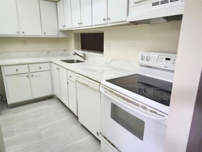 8520 SW 133rd Avenue Rd in Miami, FL - Building Photo - Building Photo