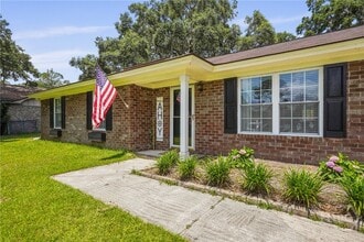306 Burlington Rd in Savannah, GA - Building Photo - Building Photo