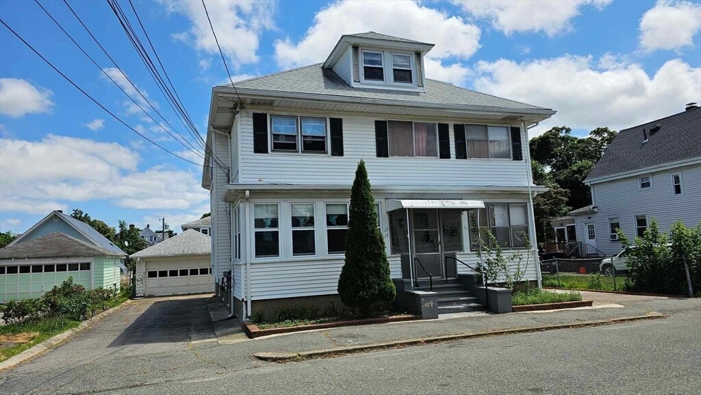 13 Beacon St in Quincy, MA - Building Photo