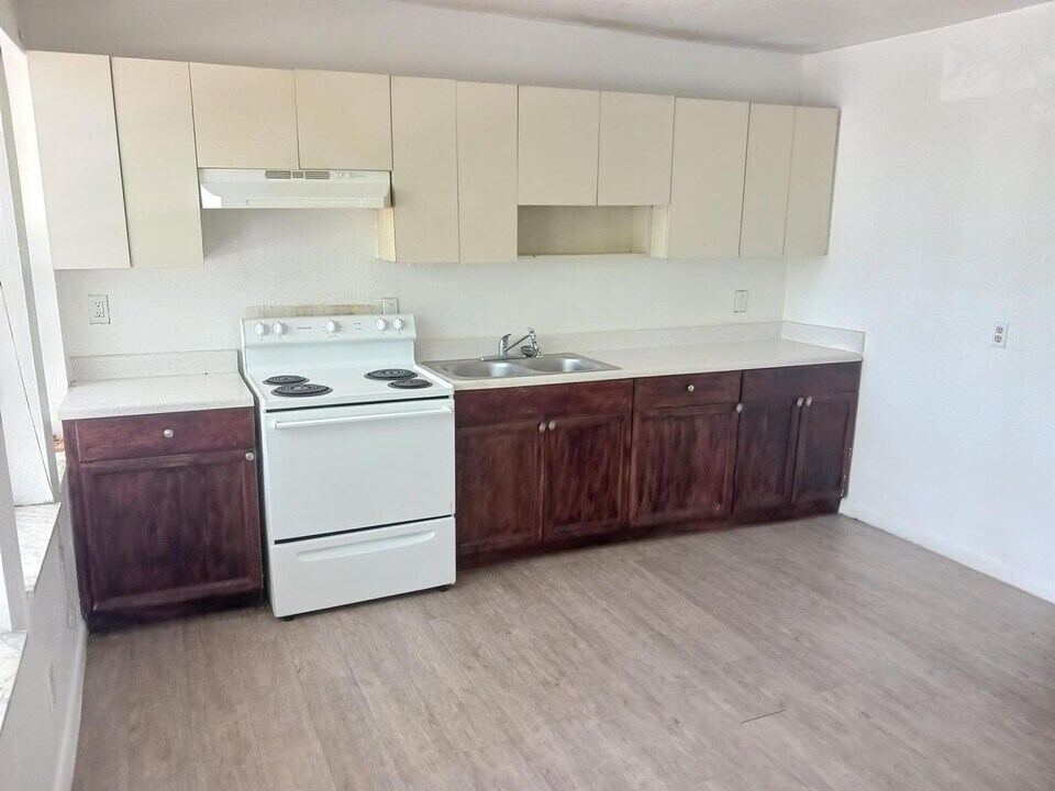 706 9th St in West Palm Beach, FL - Building Photo