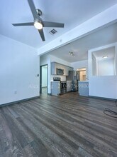 802 Montana St in San Antonio, TX - Building Photo - Building Photo
