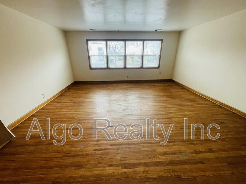 2419 Plymouth Ave N in Minneapolis, MN - Building Photo