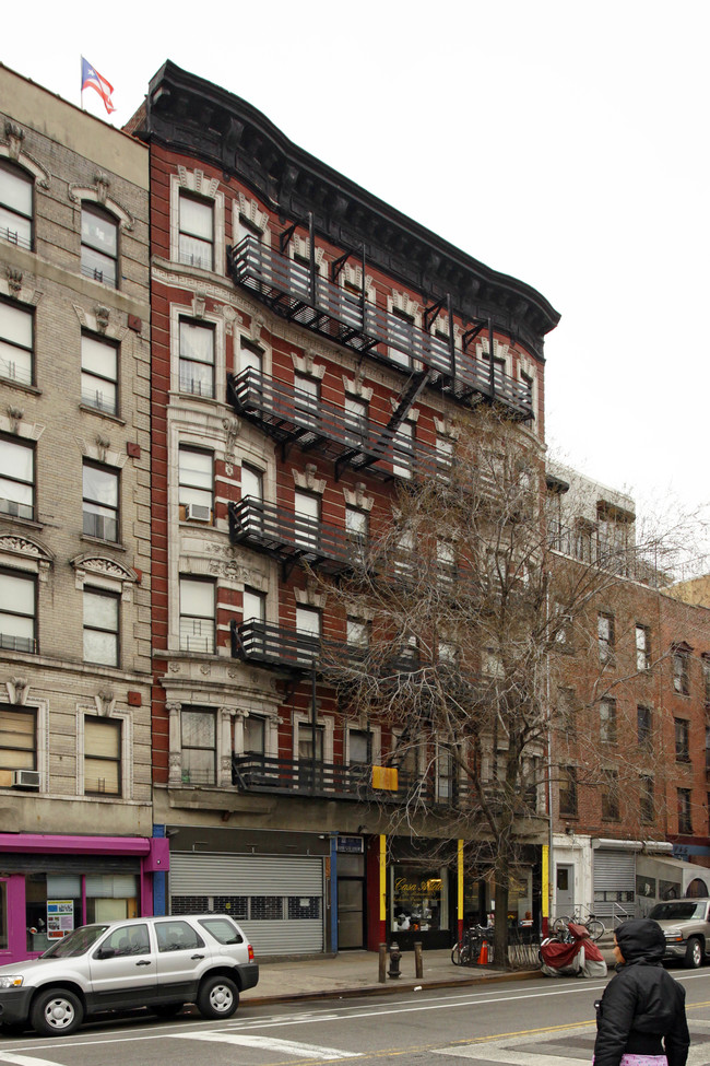 64 Avenue C in New York, NY - Building Photo - Building Photo