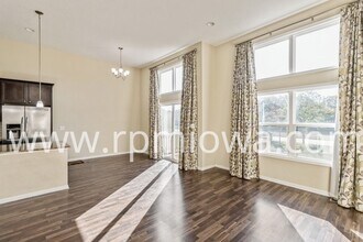 7878 Cottonwood Ln in West Des Moines, IA - Building Photo - Building Photo
